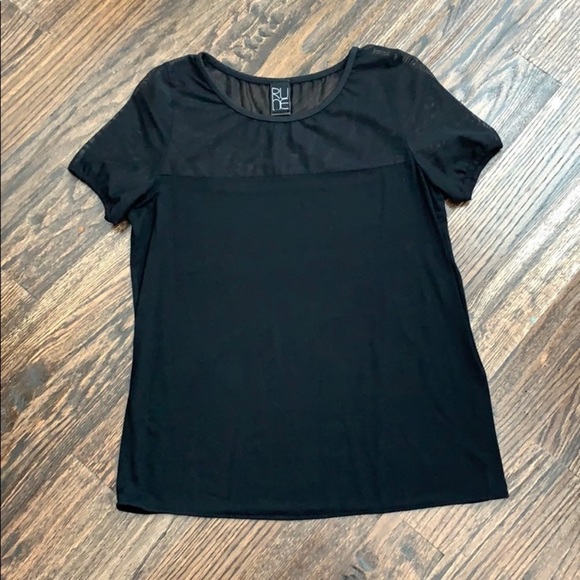 Black top - Picture 1 of 2